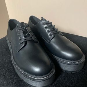 Steve Madden Boss Shoe